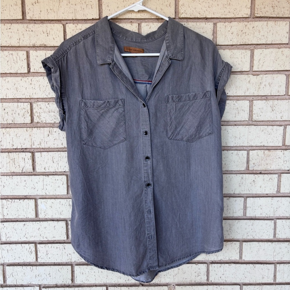 Jachs Girlfriend grey demin top short sleeve. Never worn